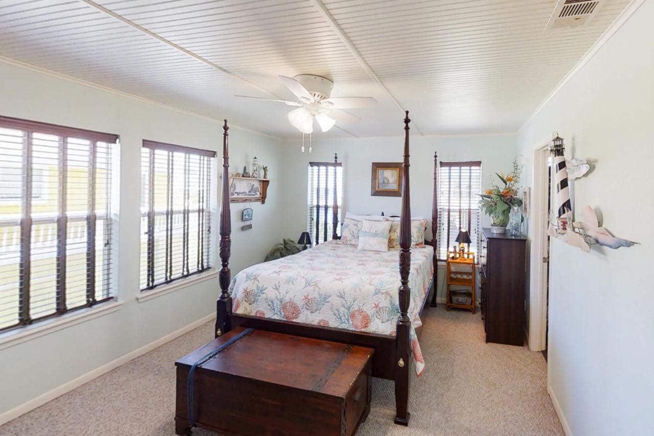 Escape From The Storm Vila Bolivar Peninsula Exterior foto