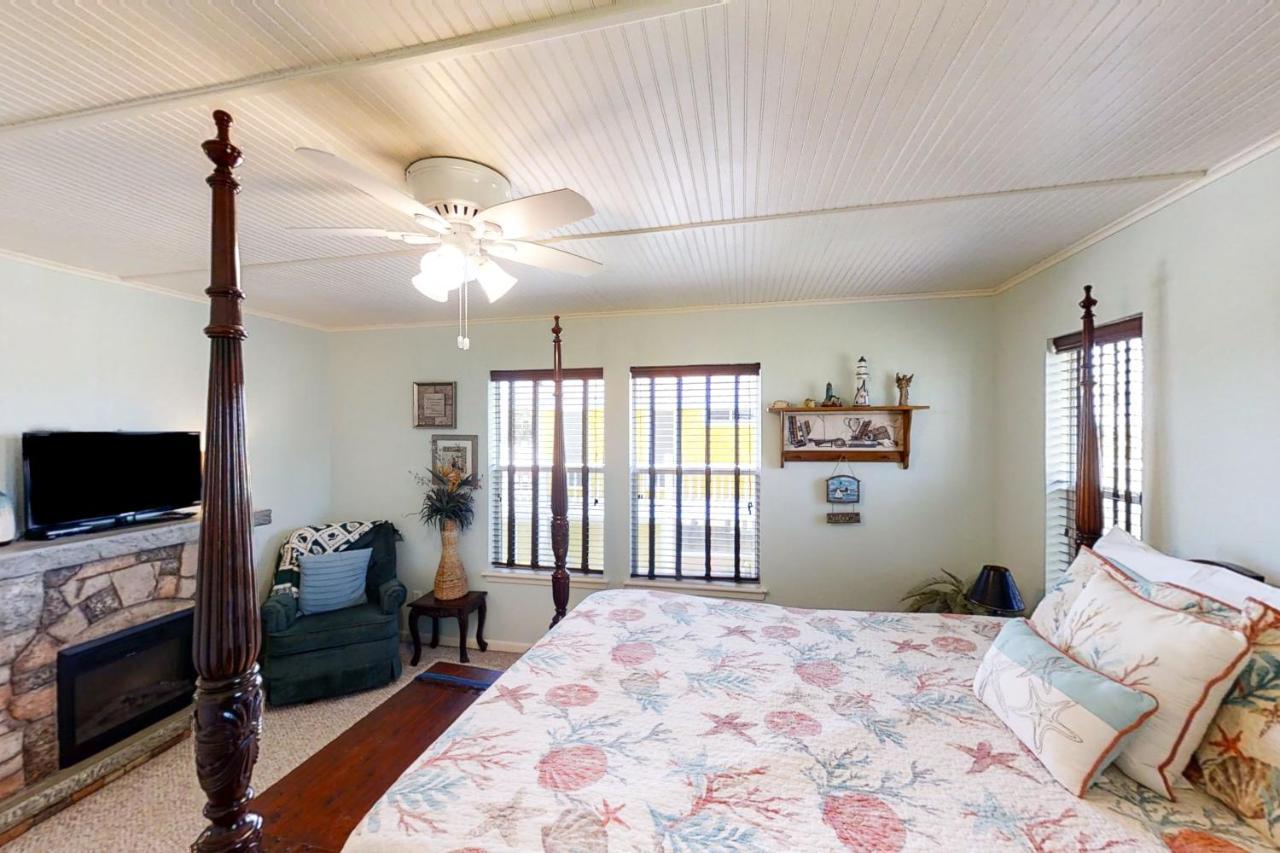 Escape From The Storm Vila Bolivar Peninsula Exterior foto